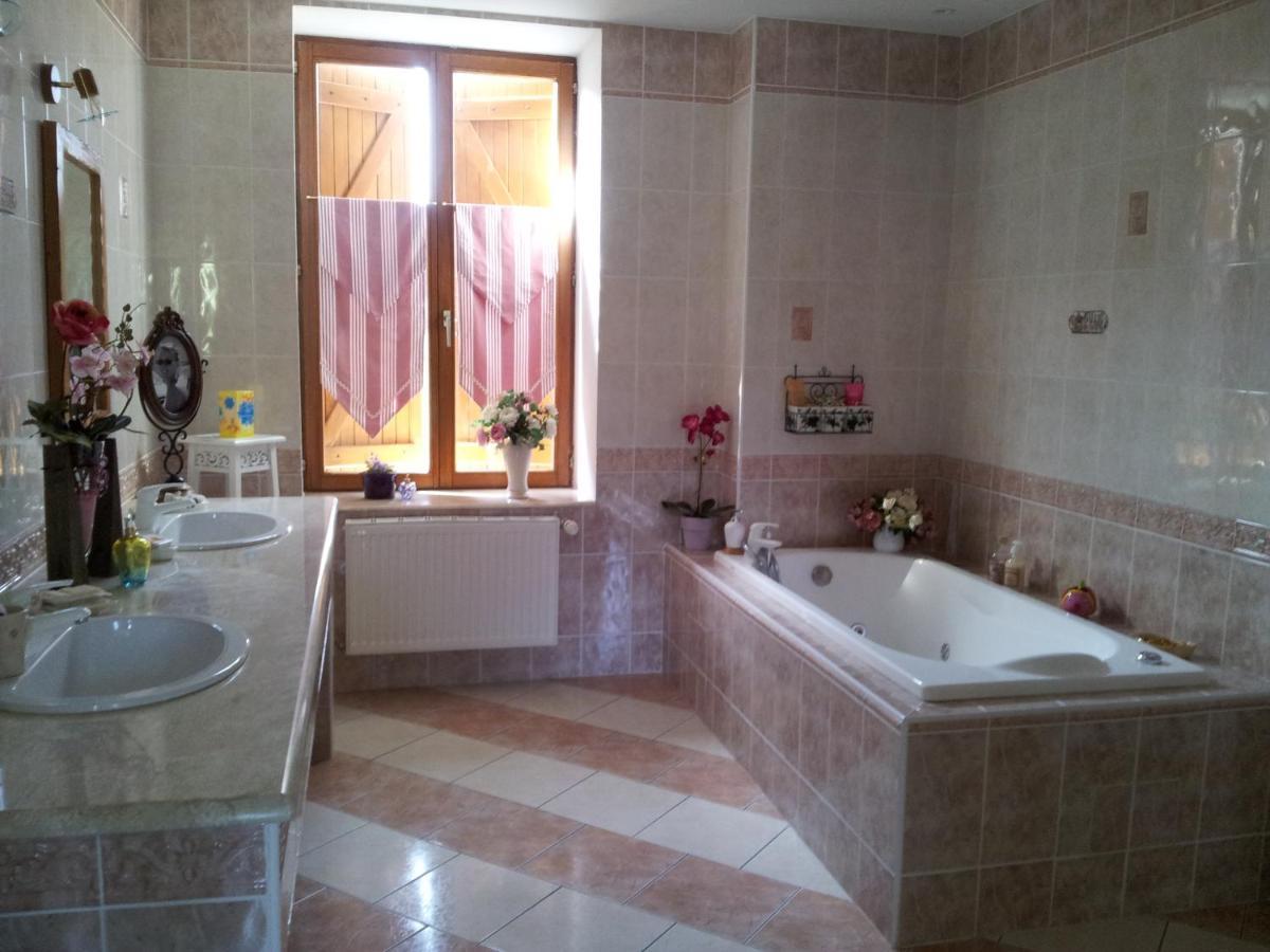 Chambre Hote Villa Sainte Barbe Mirecourt Bagian luar foto
